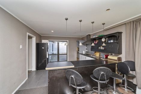 Photo of property in 84 Albion Street, Hawera, 4610