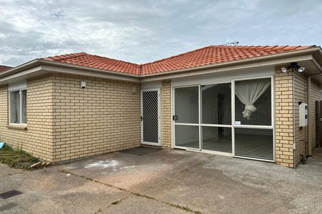 Photo of property in 32 Frank Bunce Grove, Flat Bush, Auckland, 2019