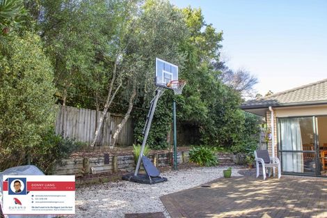 Photo of property in 20 Sunvista Avenue, Oteha, Auckland, 0632