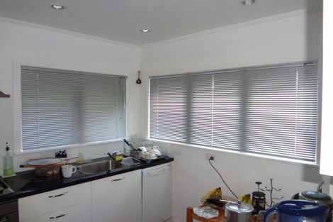 Photo of property in 2/20 Saint Peters Street, Northcote, Auckland, 0627