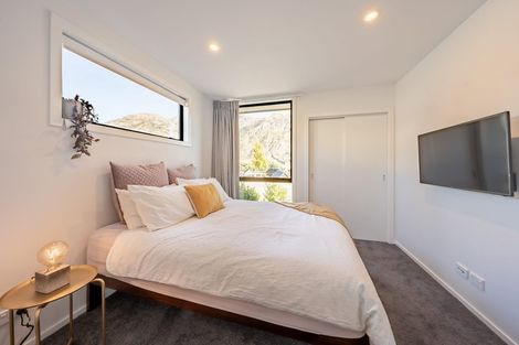 Photo of property in 52 Red Cottage Drive, Lake Hayes, Queenstown, 9304