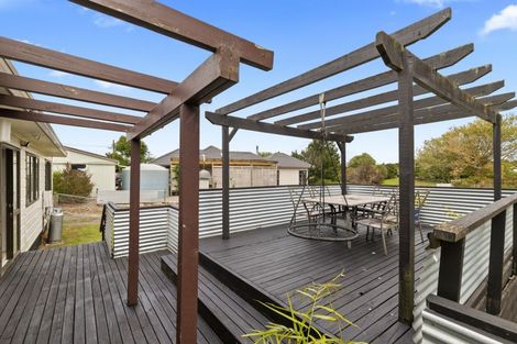 Photo of property in 24 Cemetery Road, Waiuku, 2123