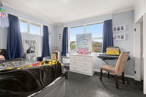 Photo of property in 12 Tabak Crescent, Takaro, Palmerston North, 4412