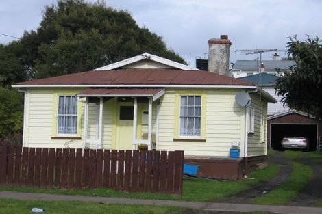 Photo of property in 35 Awaroa Road, Helensville, 0800