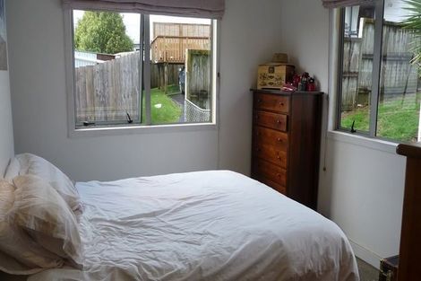 Photo of property in 4 Seymour Road, Sunnyvale, Auckland, 0612