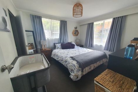 Photo of property in 11a Lowry Crescent, Stokes Valley, Lower Hutt, 5019