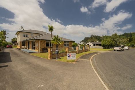 Photo of property in 2 Parkland Place, Whitianga, 3510