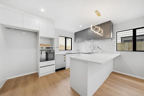 Photo of property in 9 Eastglen Road, Glen Eden, Auckland, 0602