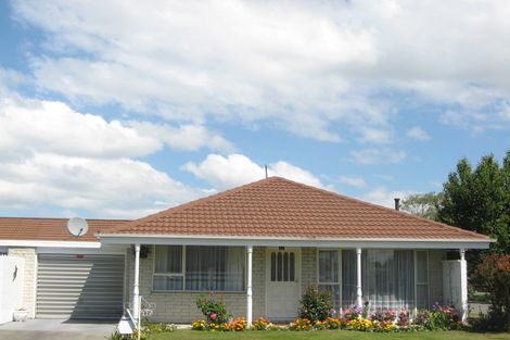 Photo of property in 1/22 Salford Avenue, Redwood, Christchurch, 8051