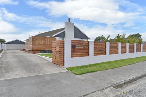 Photo of property in 25 Dunstan Crescent, Hornby, Christchurch, 8042