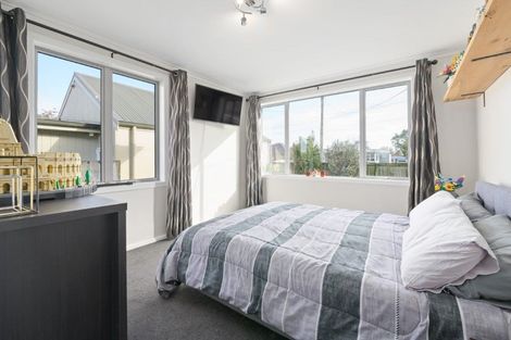 Photo of property in 64 Alfred Street, Fairfield, Hamilton, 3214