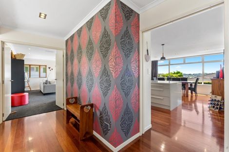 Photo of property in 29 Knights Road, Rothesay Bay, Auckland, 0630