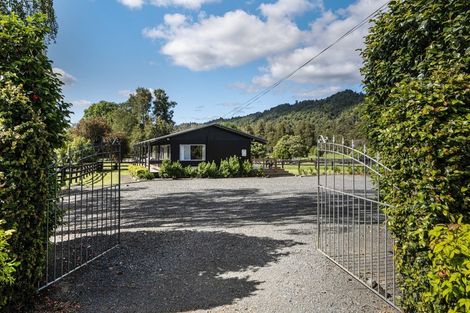 Photo of property in 2493 Hunua Road, Hunua, Papakura, 2583