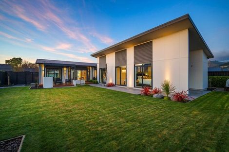 Photo of property in 32 Ardrossan Way, Tai Tapu, 7672