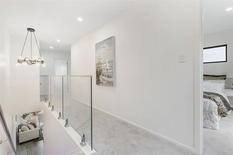 Photo of property in 10a Ballial Place, West Harbour, Auckland, 0618