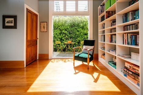 Photo of property in 5 Armour Avenue, Mount Victoria, Wellington, 6011