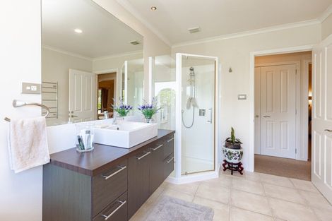 Photo of property in 35 Saint Oswalds Drive, Brunswick, 4571