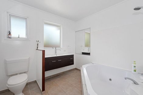 Photo of property in 21 Fuchsia Avenue, Pukete, Hamilton, 3200