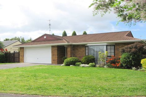 Photo of property in 11 Ross Martin Court, Conifer Grove, Takanini, 2112