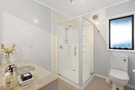 Photo of property in 2 Dunraven Place, Torbay, Auckland, 0630