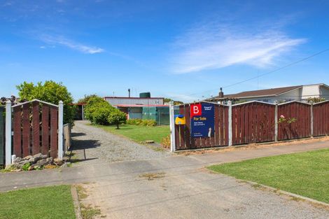 Photo of property in 7 Beach Street, Tangimoana, 4822
