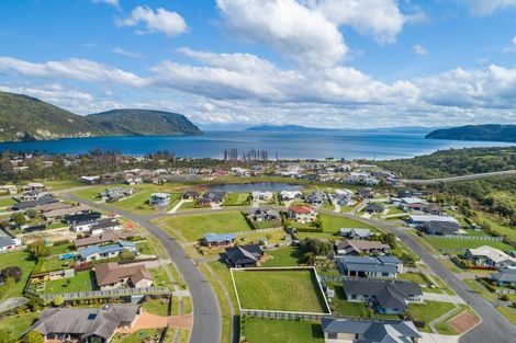 Photo of property in 68 Montgomery Crescent, Kinloch, Taupo, 3377