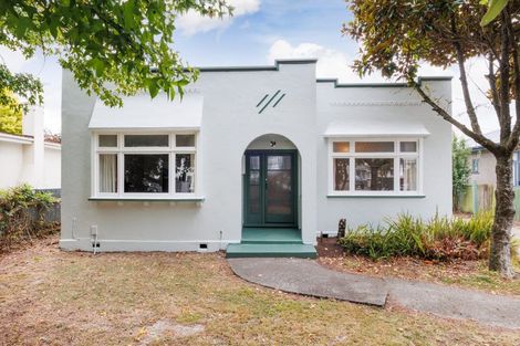 Photo of property in 8 Guy Avenue, Takaro, Palmerston North, 4410