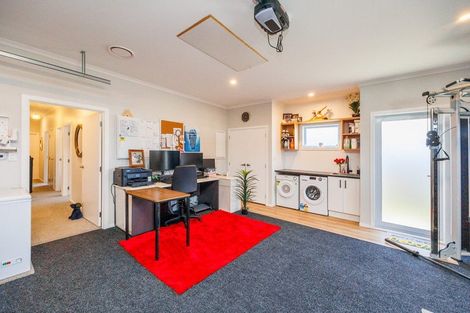 Photo of property in 11a Belvedere Crescent, Takaro, Palmerston North, 4412
