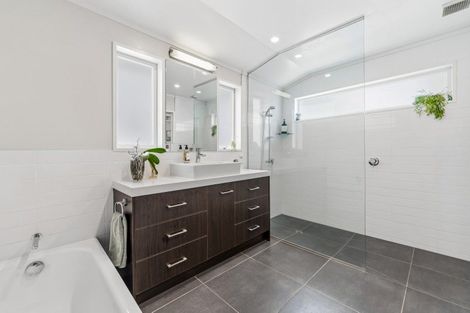 Photo of property in 1/9a Regent Street, Devonport, Auckland, 0624