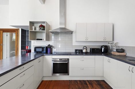 Photo of property in 54 Kilbirnie Crescent, Kilbirnie, Wellington, 6022