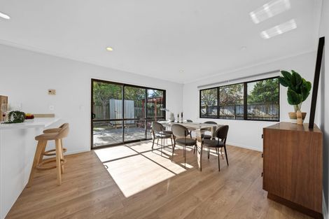 Photo of property in 26 Thornbury Crescent, East Tamaki Heights, Auckland, 2016