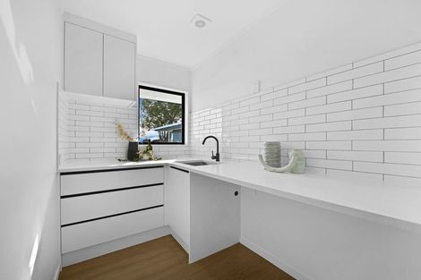 Photo of property in 16 Rata Street, Waiuku, 2123