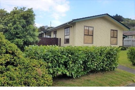 Photo of property in 86 Omapere Street, Whitby, Porirua, 5024
