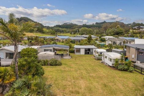 Photo of property in 27 Motukorure Parade, Cooks Beach, Whitianga, 3591