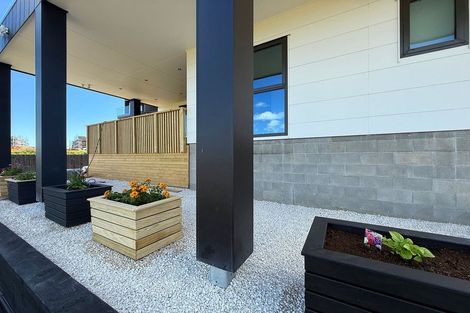 Photo of property in 30 Ridgehill Rise, Flat Bush, 2019