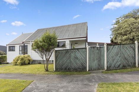Photo of property in 103 Holborn Drive, Stokes Valley, Lower Hutt, 5019