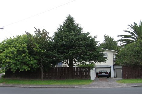 Photo of property in 147 Beach Haven Road, Beach Haven, Auckland, 0626