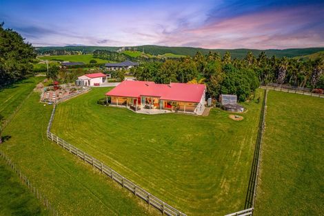 Photo of property in 135c Hutchinson Road, Helensville, 0875