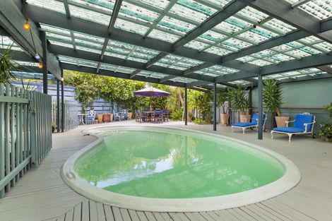 Photo of property in 31 Wallis Street, Raglan, 3225