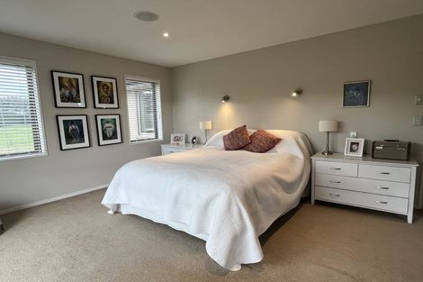 Photo of property in 15 John Paterson Drive, Halswell, Christchurch, 8025