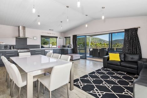 Photo of property in 136 Lisland Drive, Kinloch, Taupo, 3377