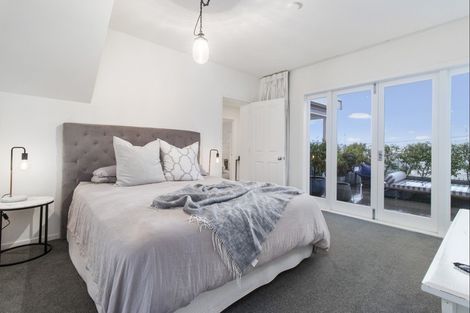 Photo of property in 8 Alfred Street, Northcote Point, Auckland, 0627