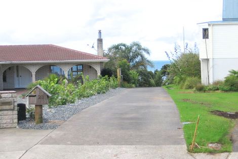 Photo of property in 23 Glenelg Road, Red Beach, 0932