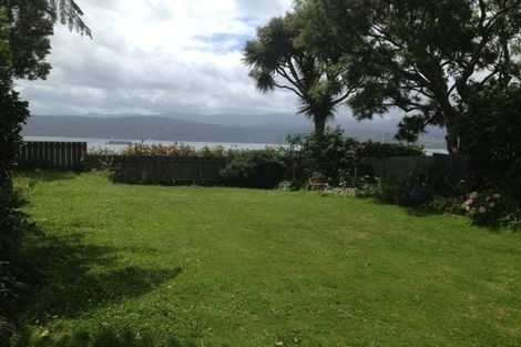 Photo of property in 172 Nevay Road, Karaka Bays, Wellington, 6022
