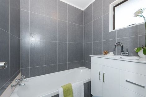 Photo of property in 6/390 West Coast Road, Glen Eden, Auckland, 0602