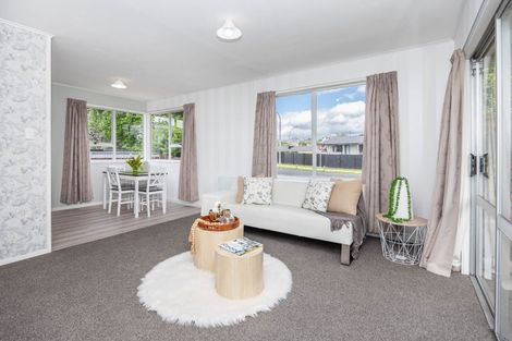 Photo of property in 35 Karen Crescent, Dinsdale, Hamilton, 3204