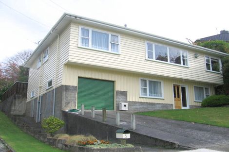 Photo of property in 5 Saint Johns Terrace, Tawa, Wellington, 5028