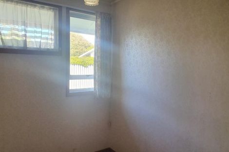 Photo of property in 9 Barrett Street, Westown, New Plymouth, 4310