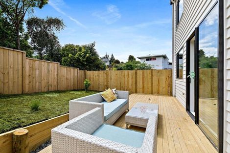 Photo of property in 7c Kerria Place, Sunnynook, Auckland, 0620