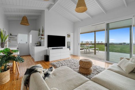 Photo of property in 401 Pukehina Parade, Pukehina, Te Puke, 3189